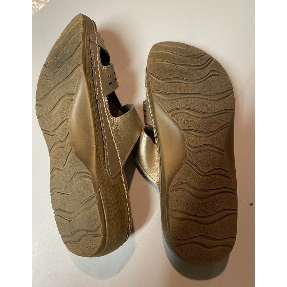 Spring Step Metallic Sandals - Picture 2 of 8